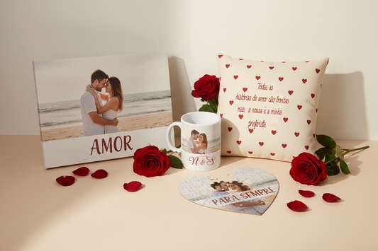 imagem-de-presentes-personalizados-com-rosas-vermelhas-e-puzzle-cora-o